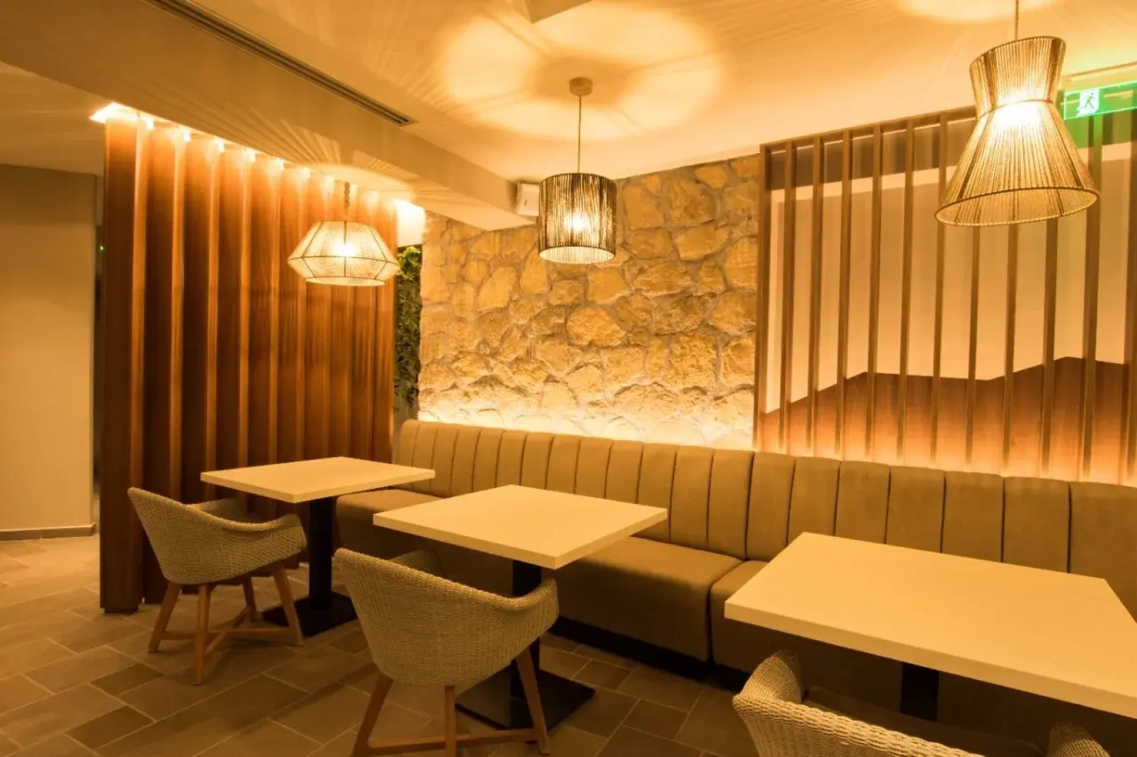 Parasol Luxury Hotel & Suites