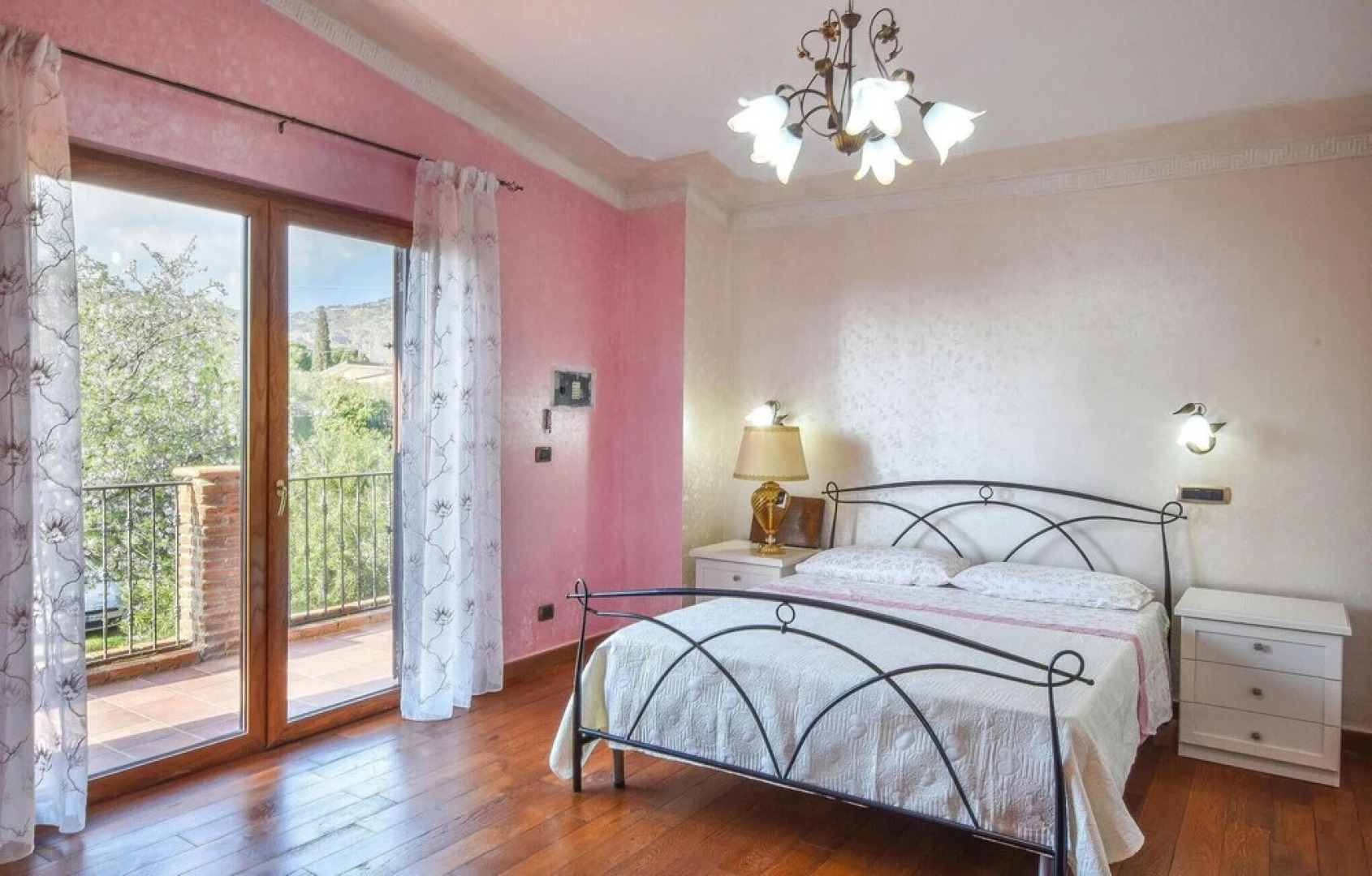 Amazing Home in Saline Ioniche With 4 Bedrooms, Wifi and Private Swimming Pool