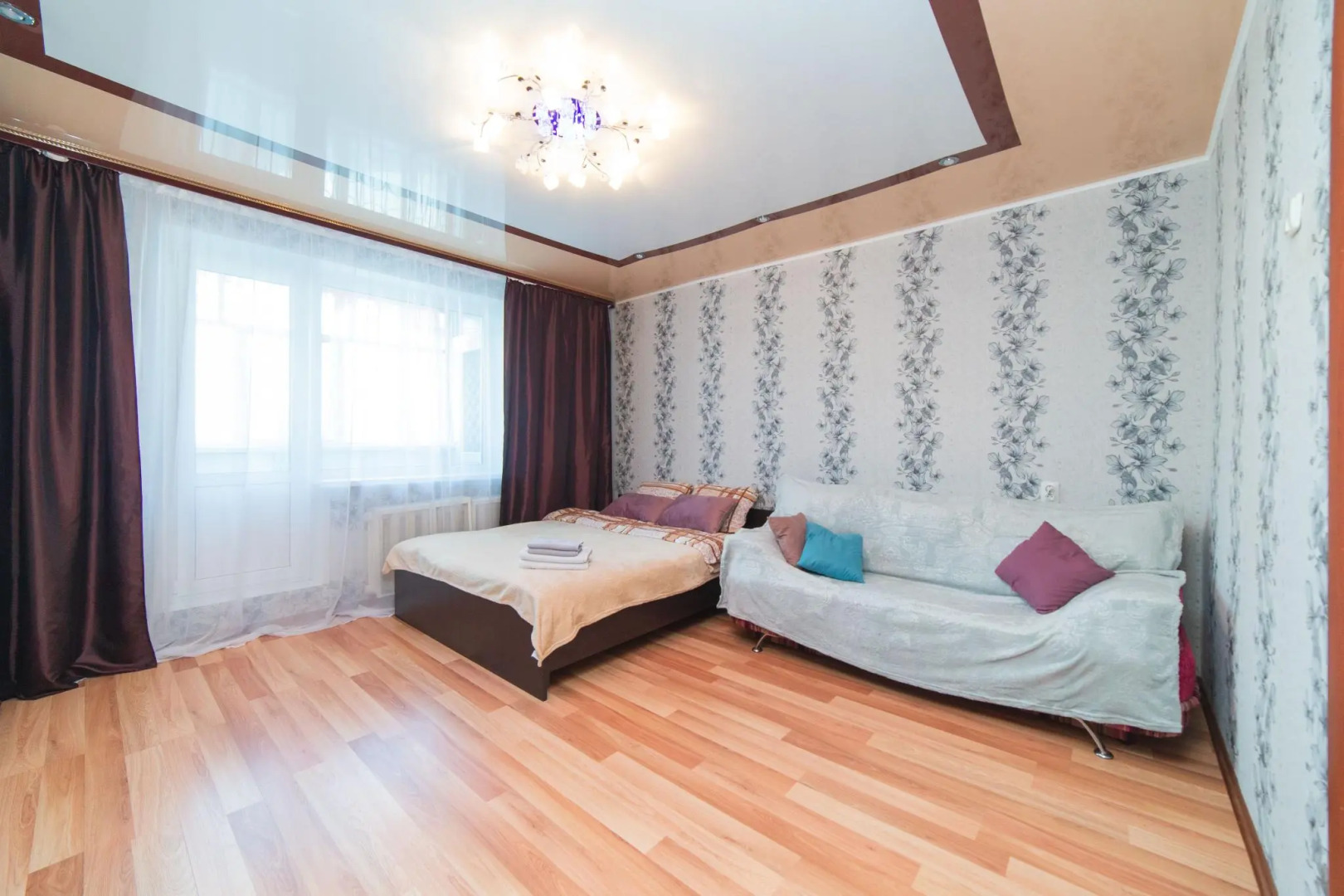 Ночник на улице Муравленко 35