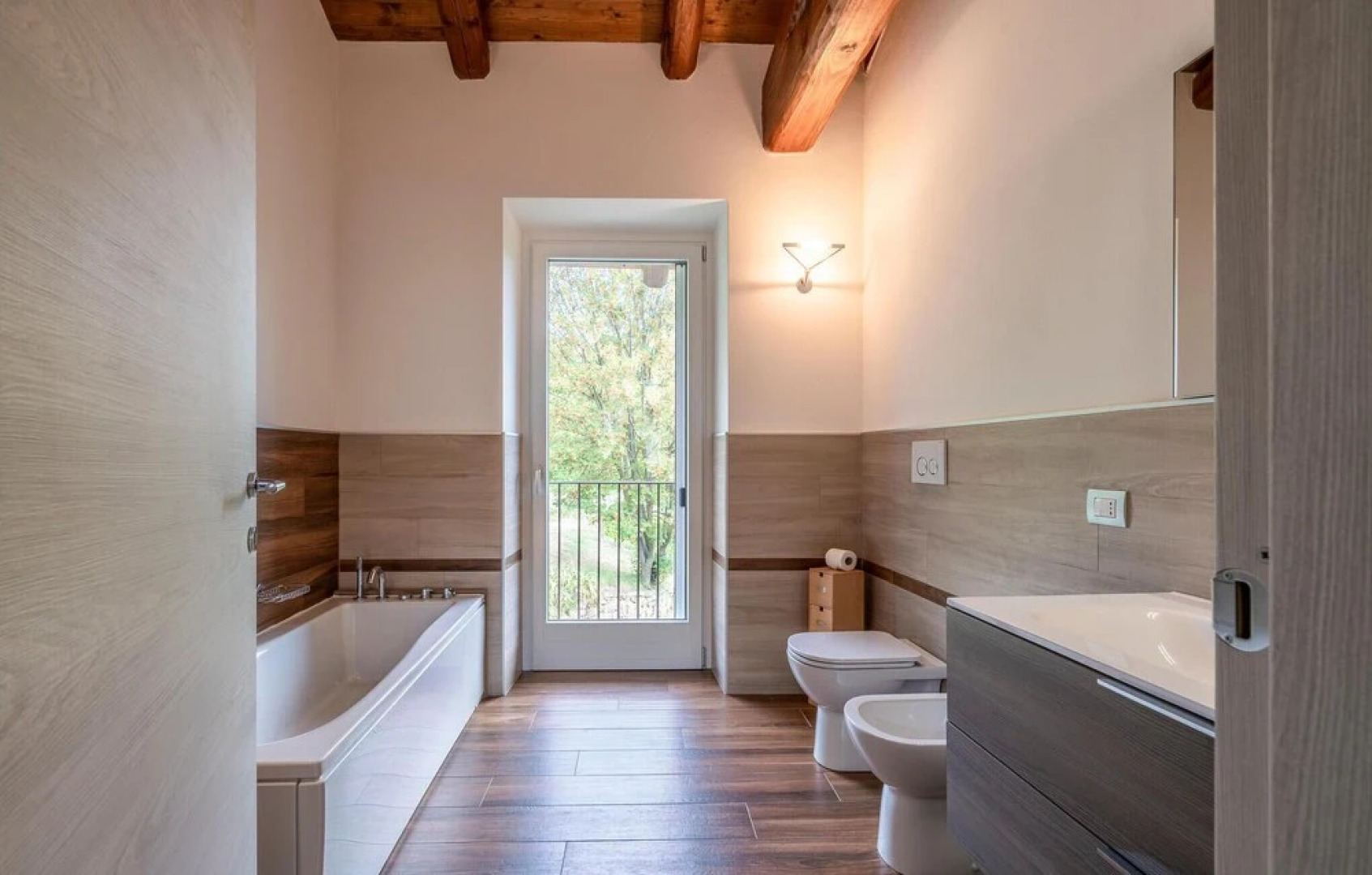 Stunning Home in Castino With Wifi and 4 Bedrooms