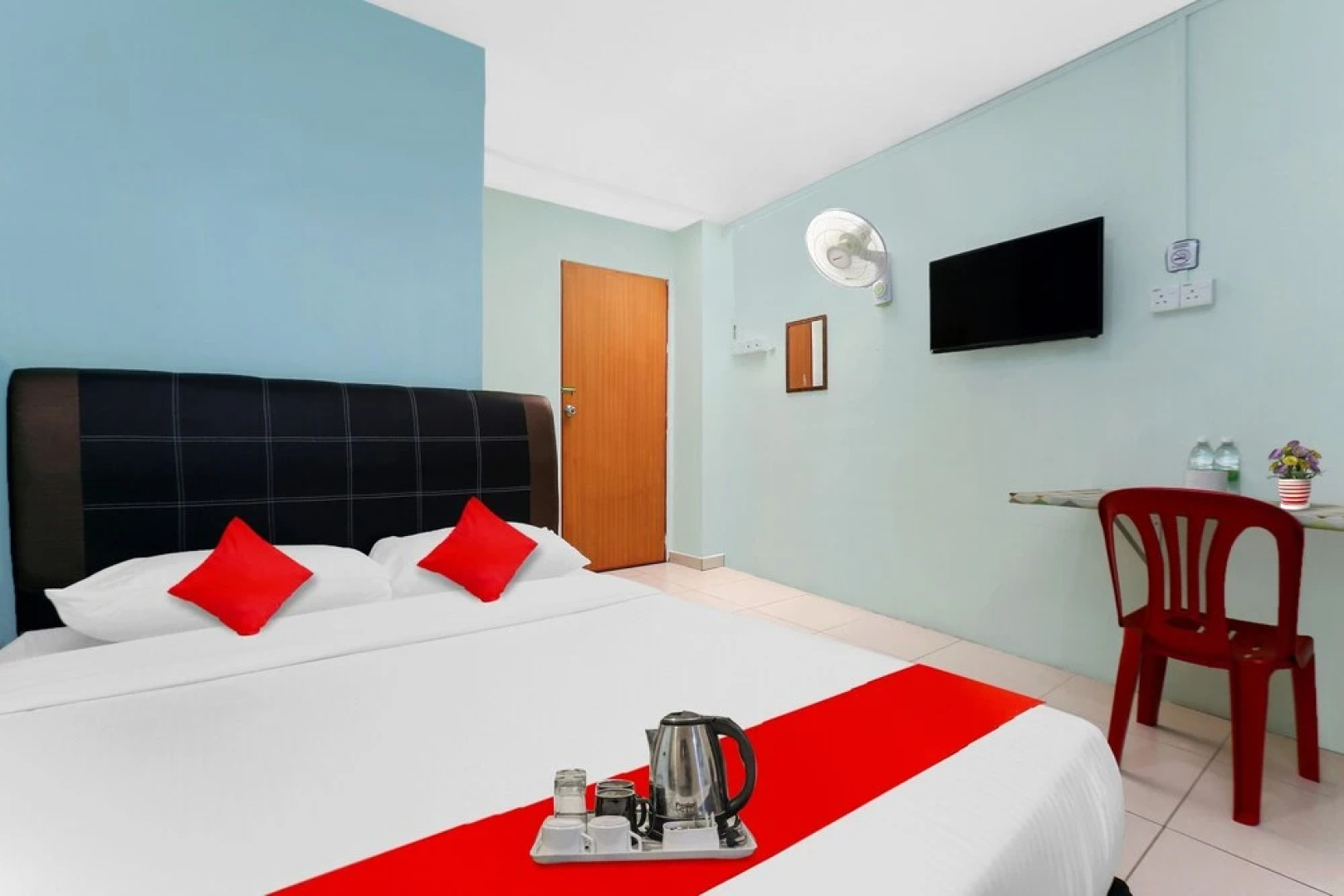 OYO 90873 Travellers Inn