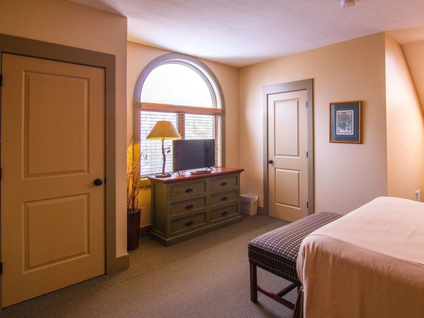 Spacious 2 Bed At Crystal Mountain Resort 2 Bedroom Condo by RedAwning