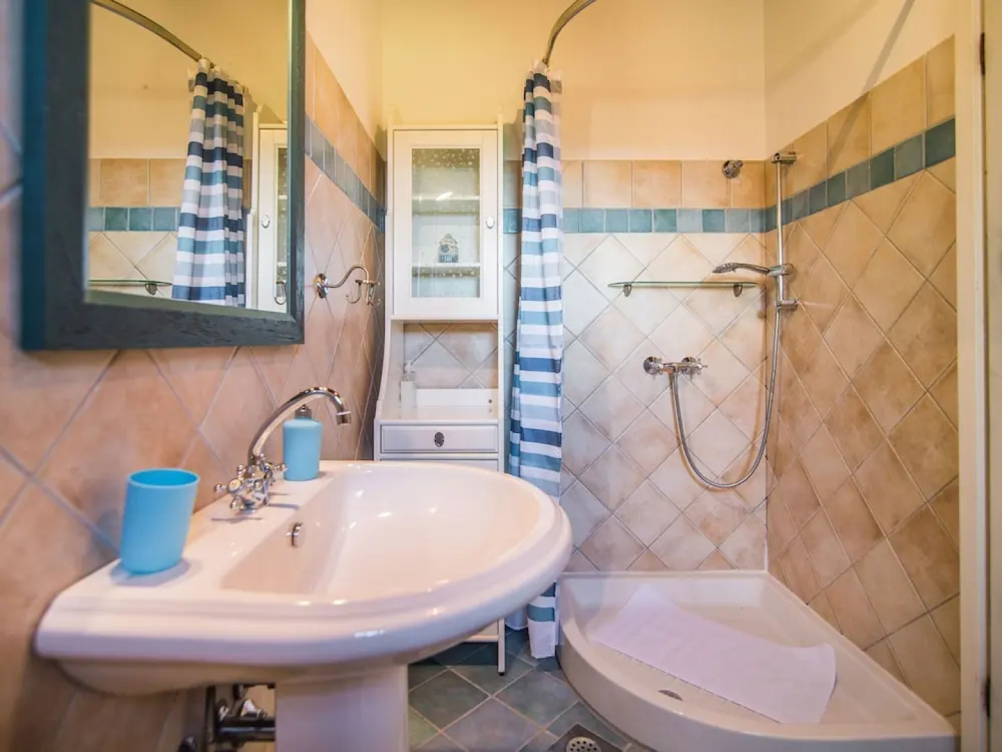 Expansive Villa in Sveti Lovrec With Swimming Pool