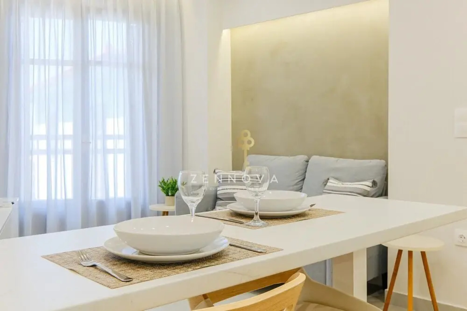 Zennova 72 Tsinari Luxury Suite