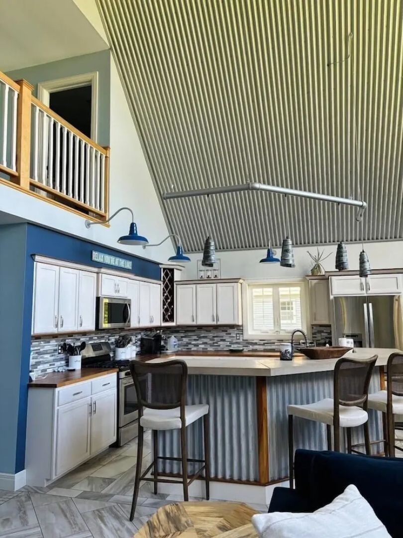 Cardinal Road 3 Bedroom Home by RedAwning