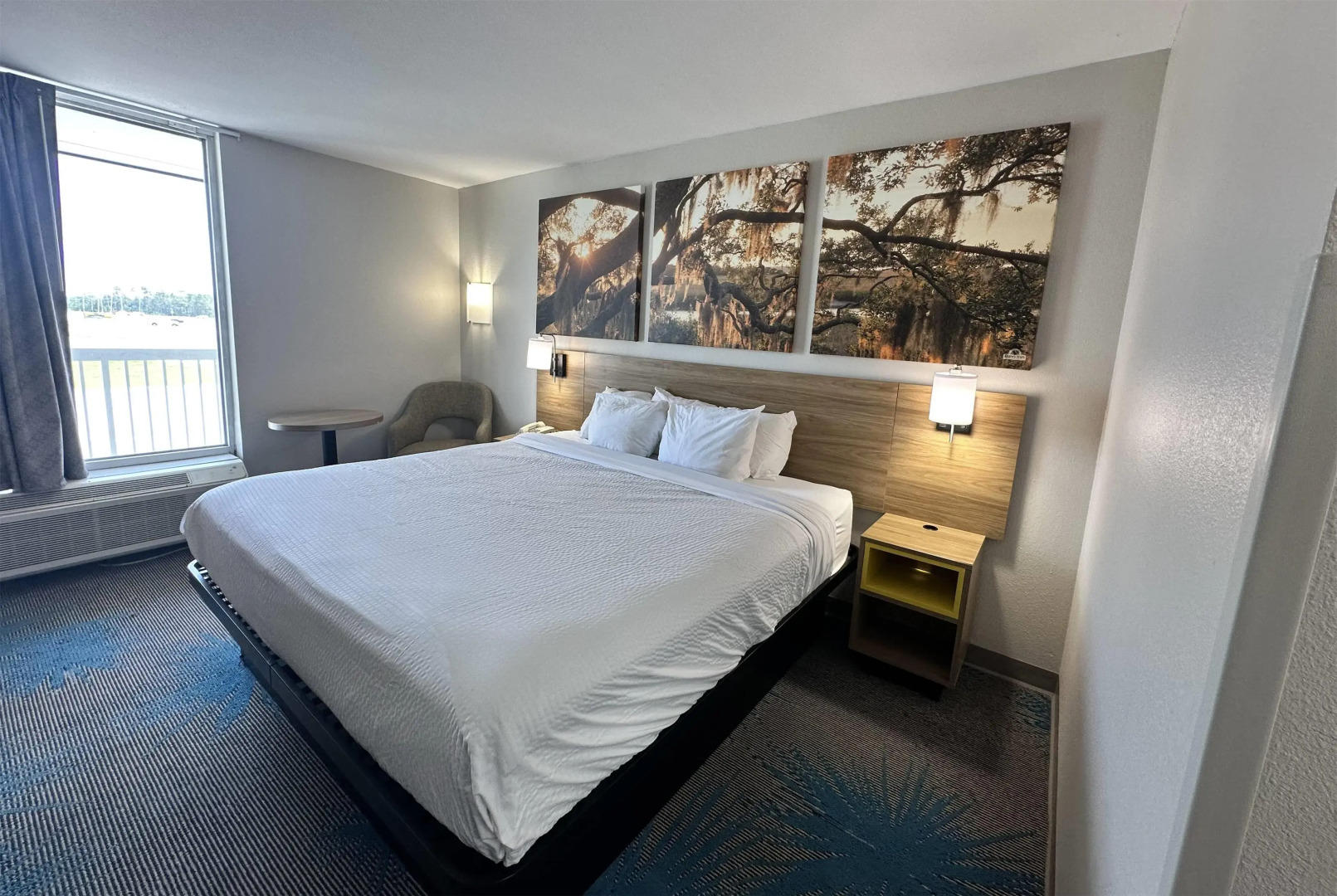 Days Inn by Wyndham Adel I-75