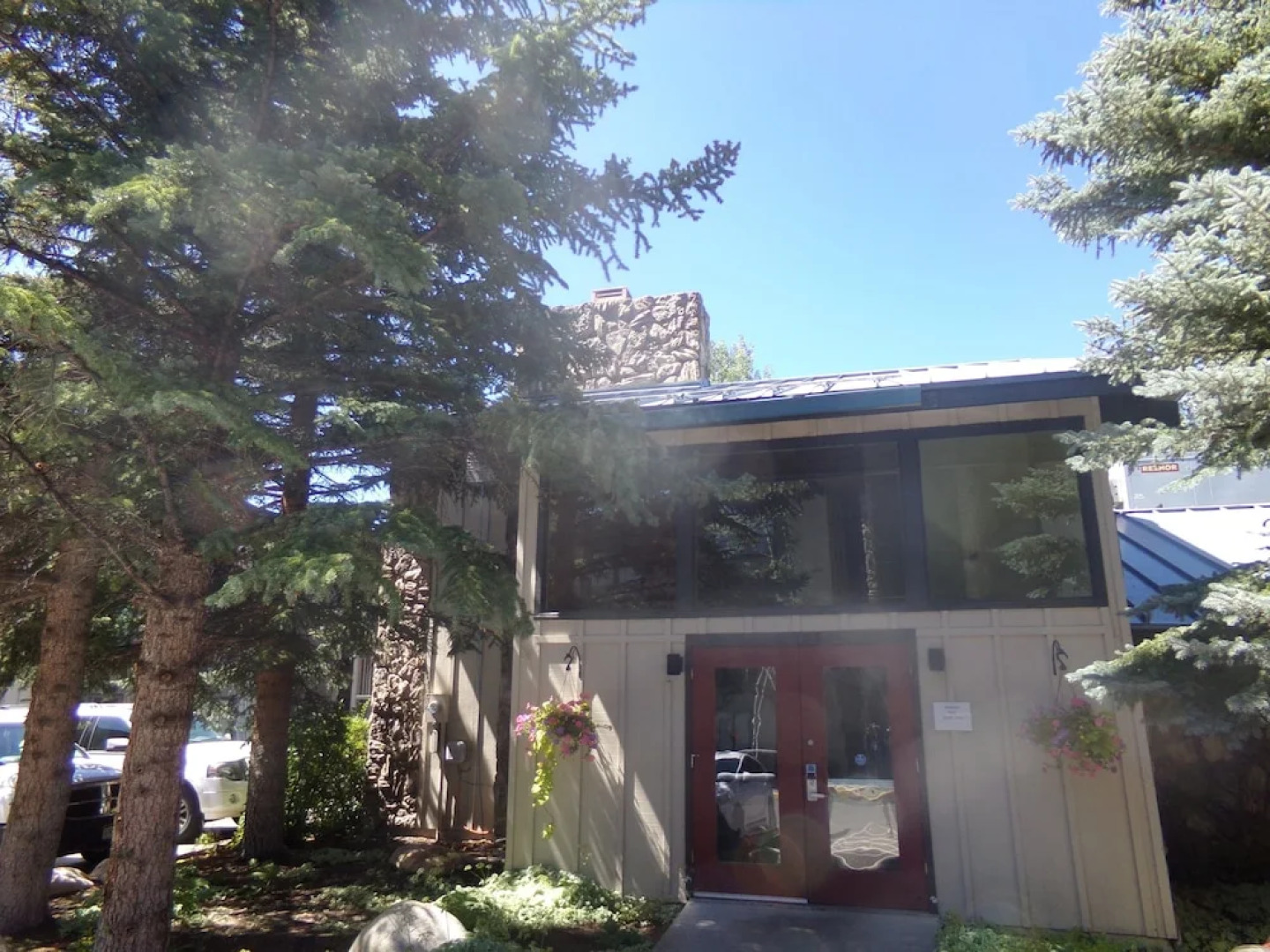 Lake Cliffe 1 Bed 1 Bath Views