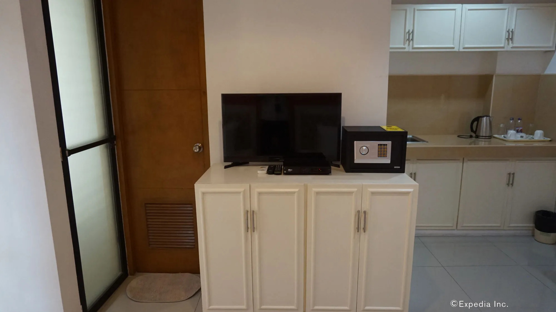 Baymont Suites & Residences