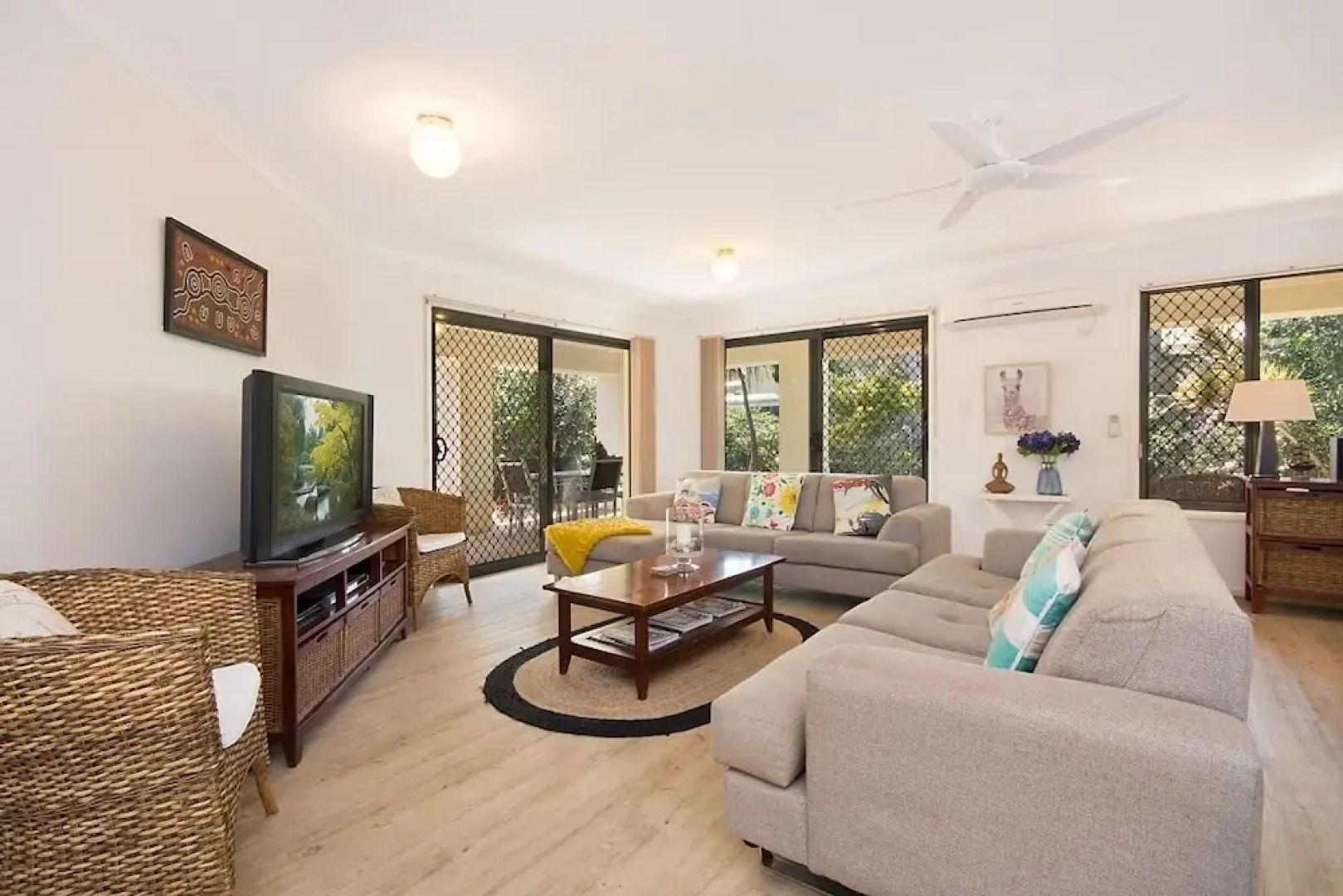 32 Beachside Way