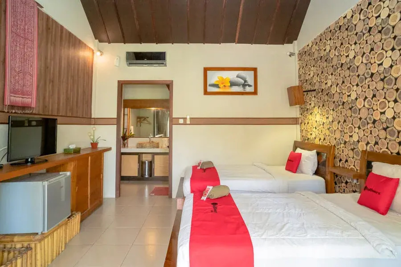 RedDoorz Plus @ Raya Senggigi Lombok