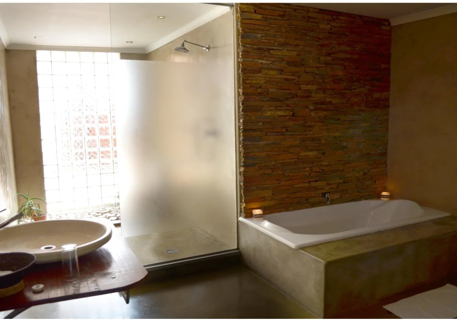 African Moon Corporate House