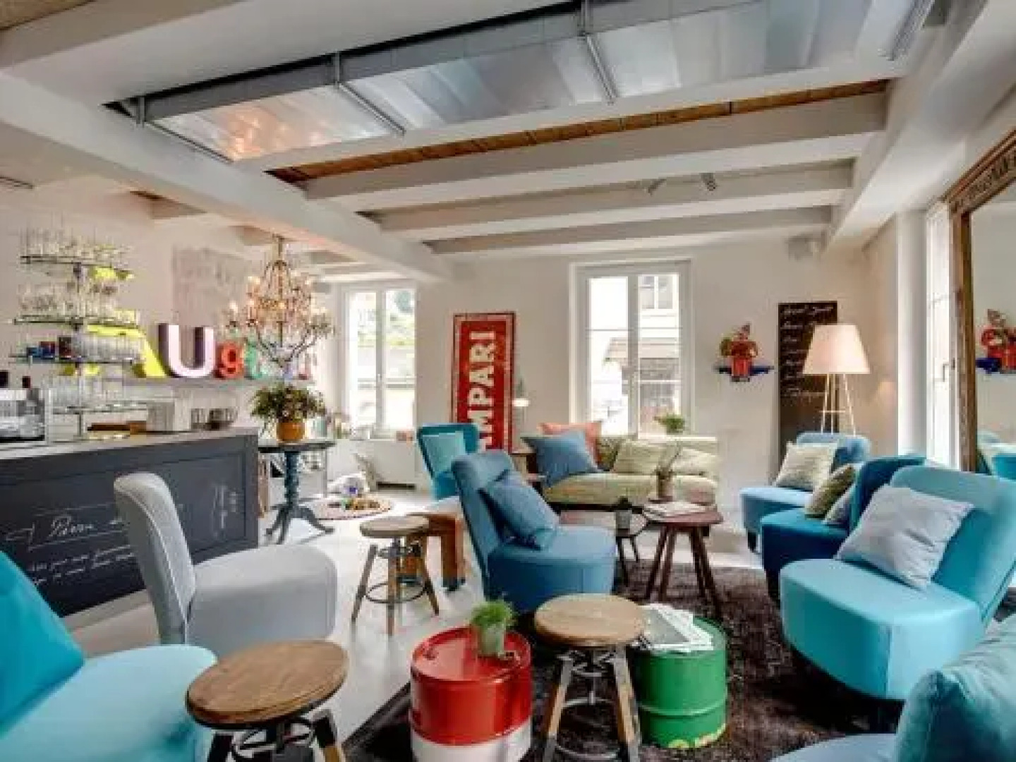 August Restaurant Hotel