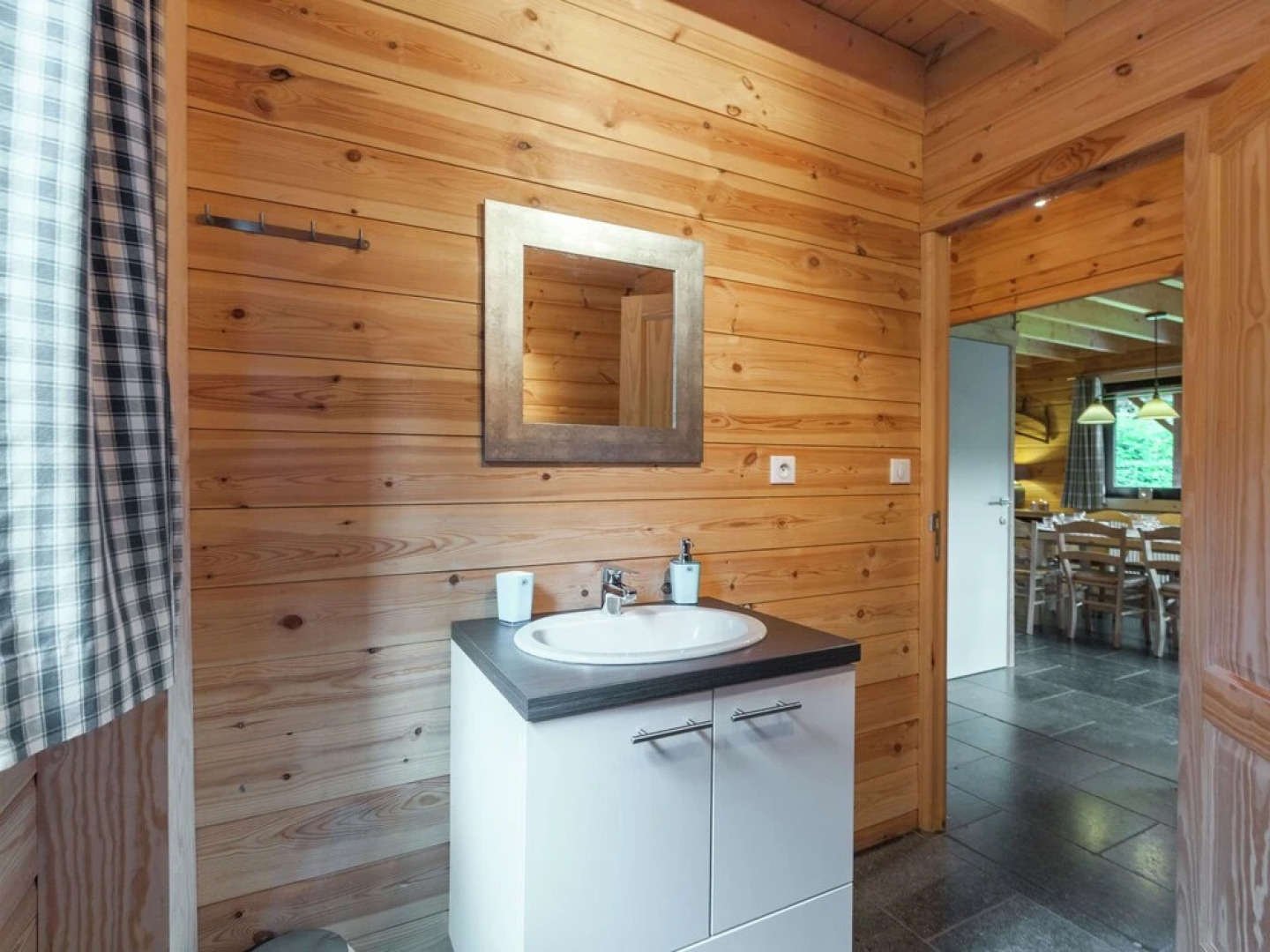 Modern Holiday Home in Vresse-sur-Semois with Kayaking