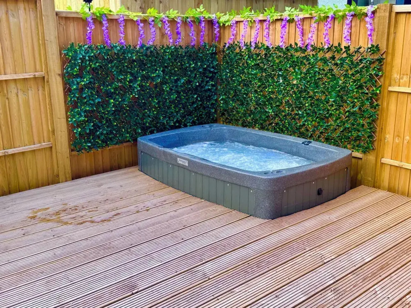 60 Mile Inn-Luxury Pods with Hot Tubs