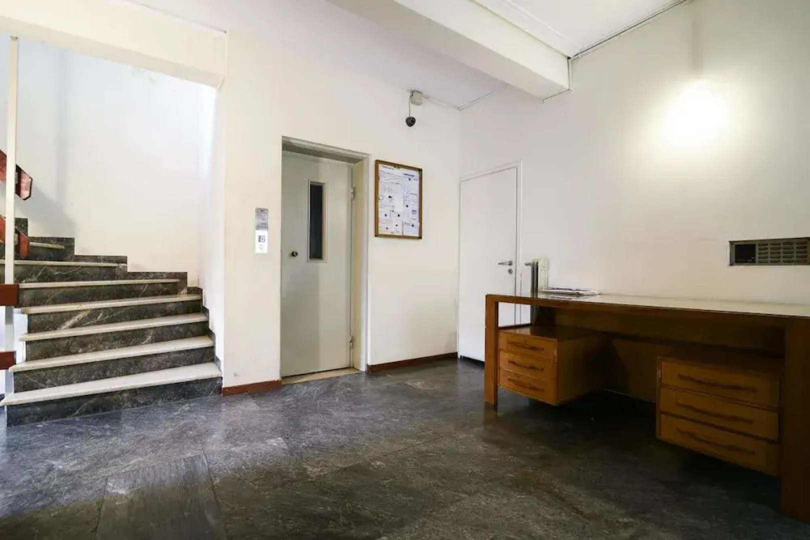 142m² Bright Alimos Apartment with Marina View