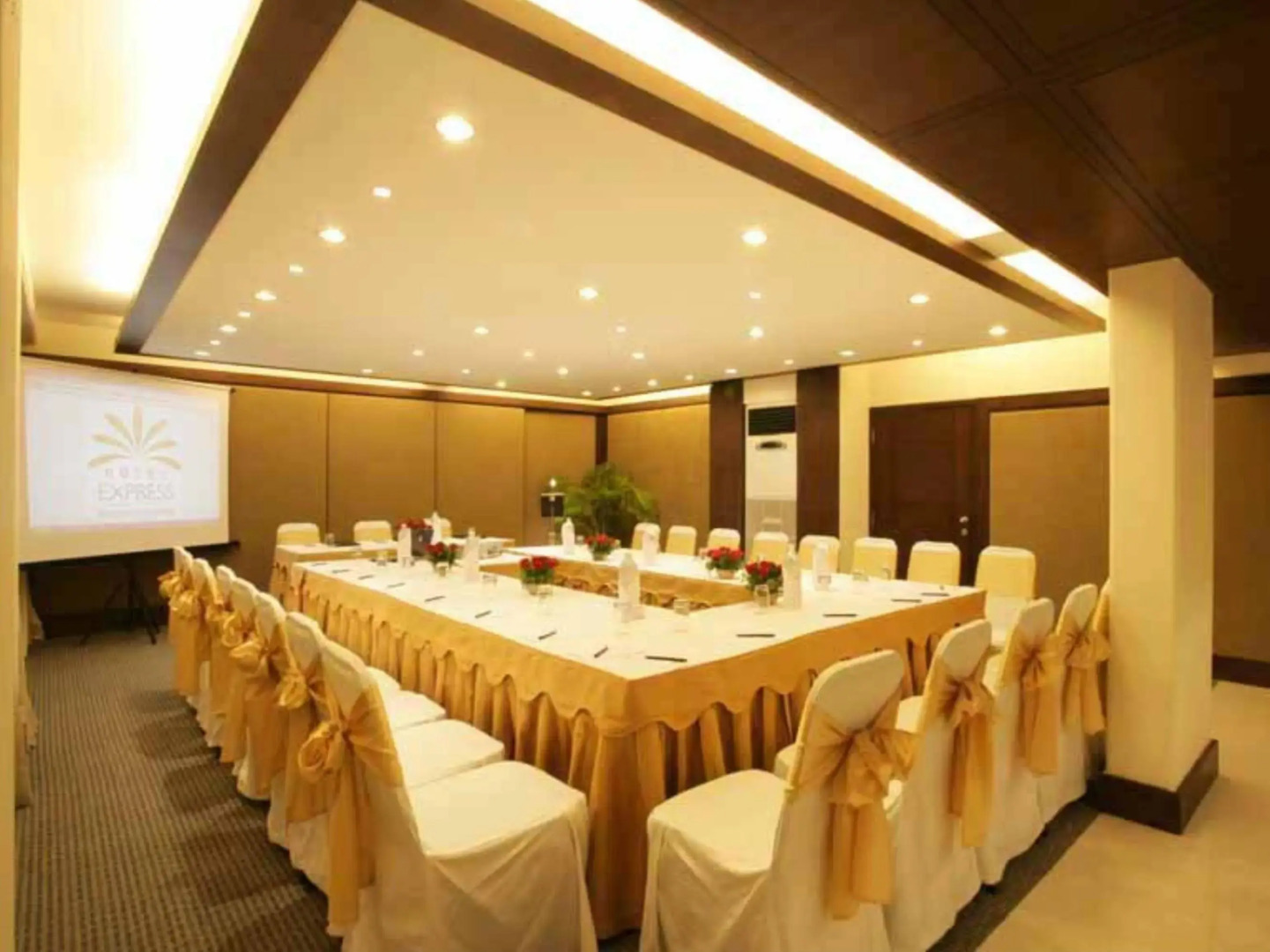 Hotel Express Residency