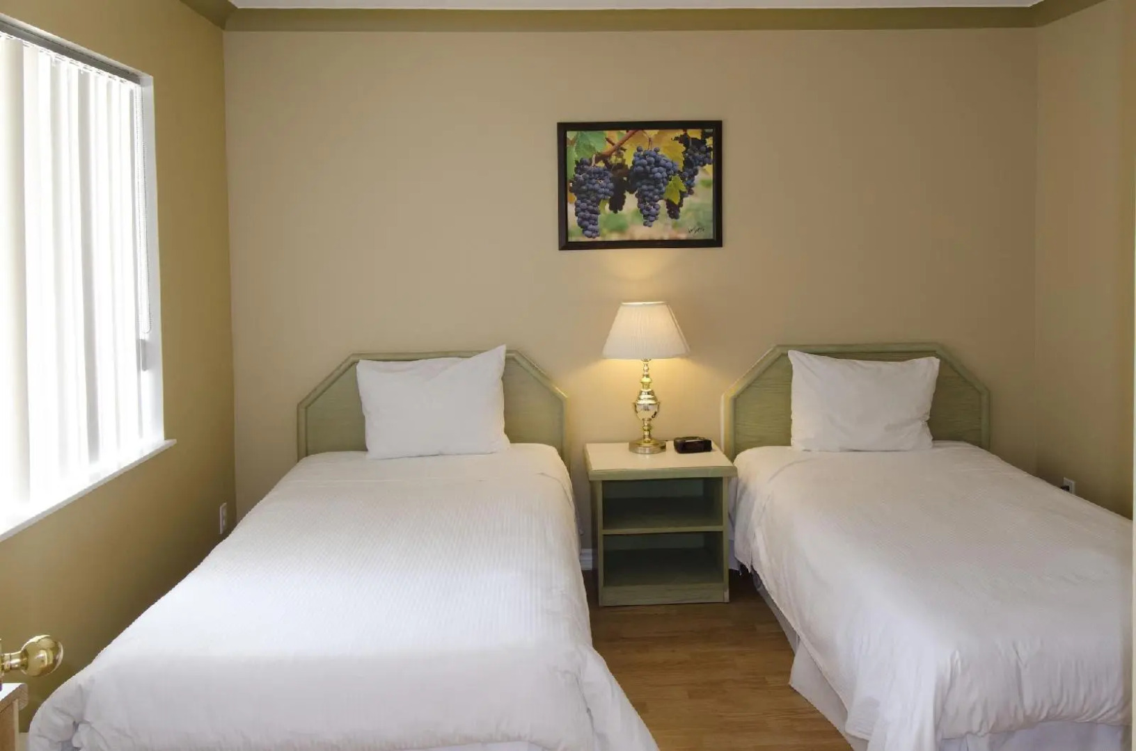 Tiki Shores Inn & Suites