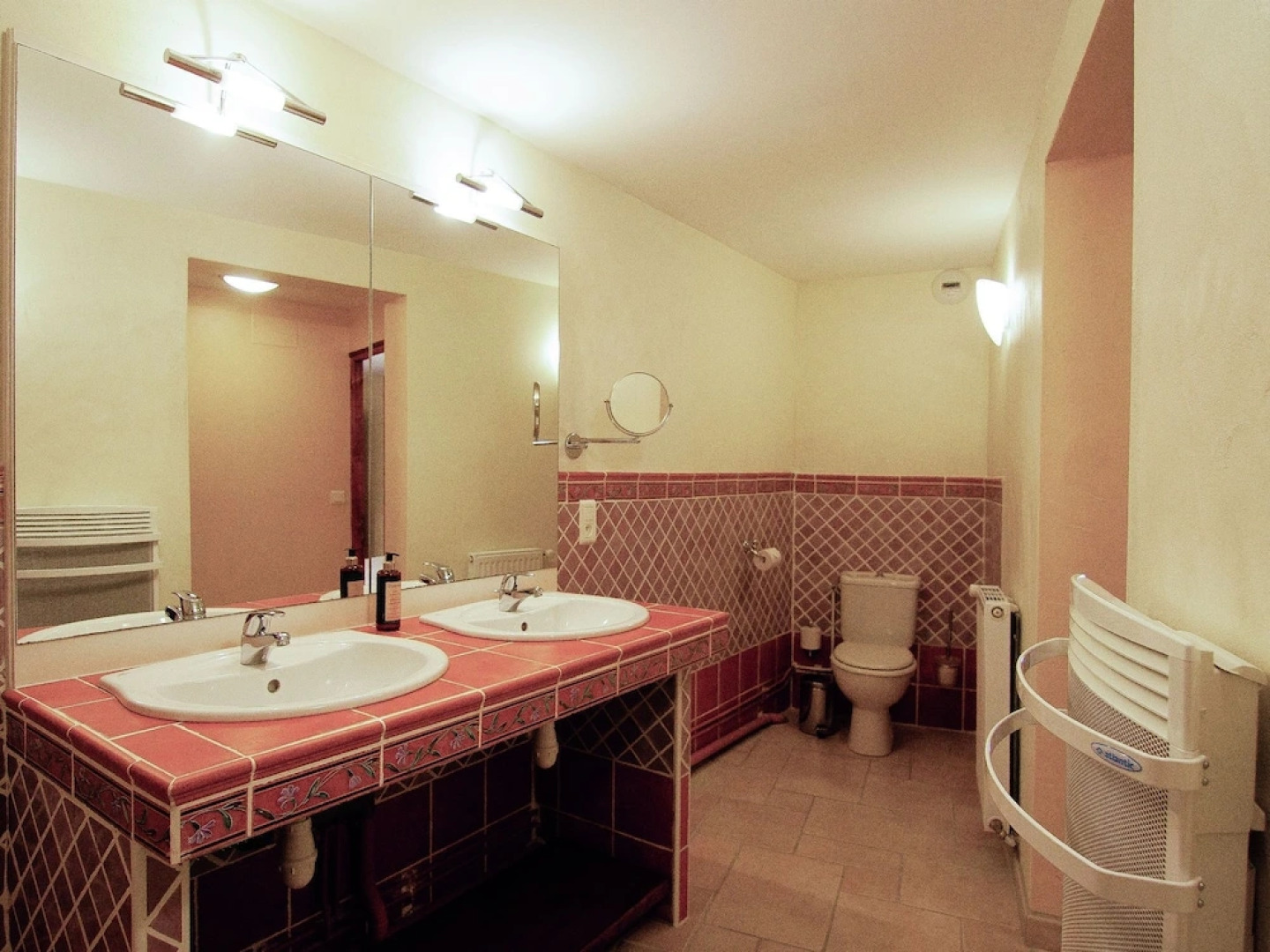 Luxury Apartment With Terrace, Sauna, Tennis, and Heated Pool