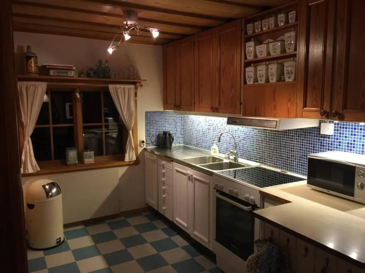 Beautiful 4-5 Persons Cottage in Alvdalen