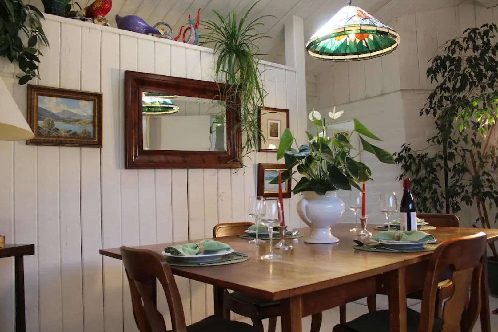 "Pepper Tree Cottage" Panoramic Views of Carmel Valley, Walking Distance to the Village