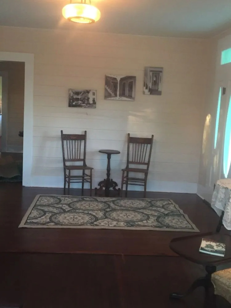 Hye-Way Haus Bed and Breakfast