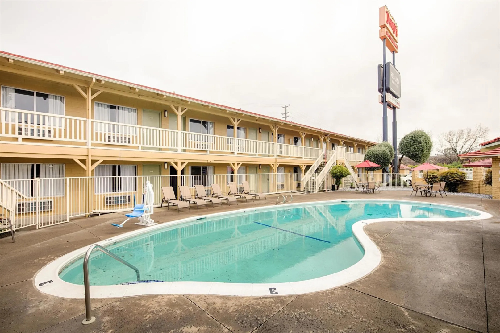 GuestPlace Inn & Suites