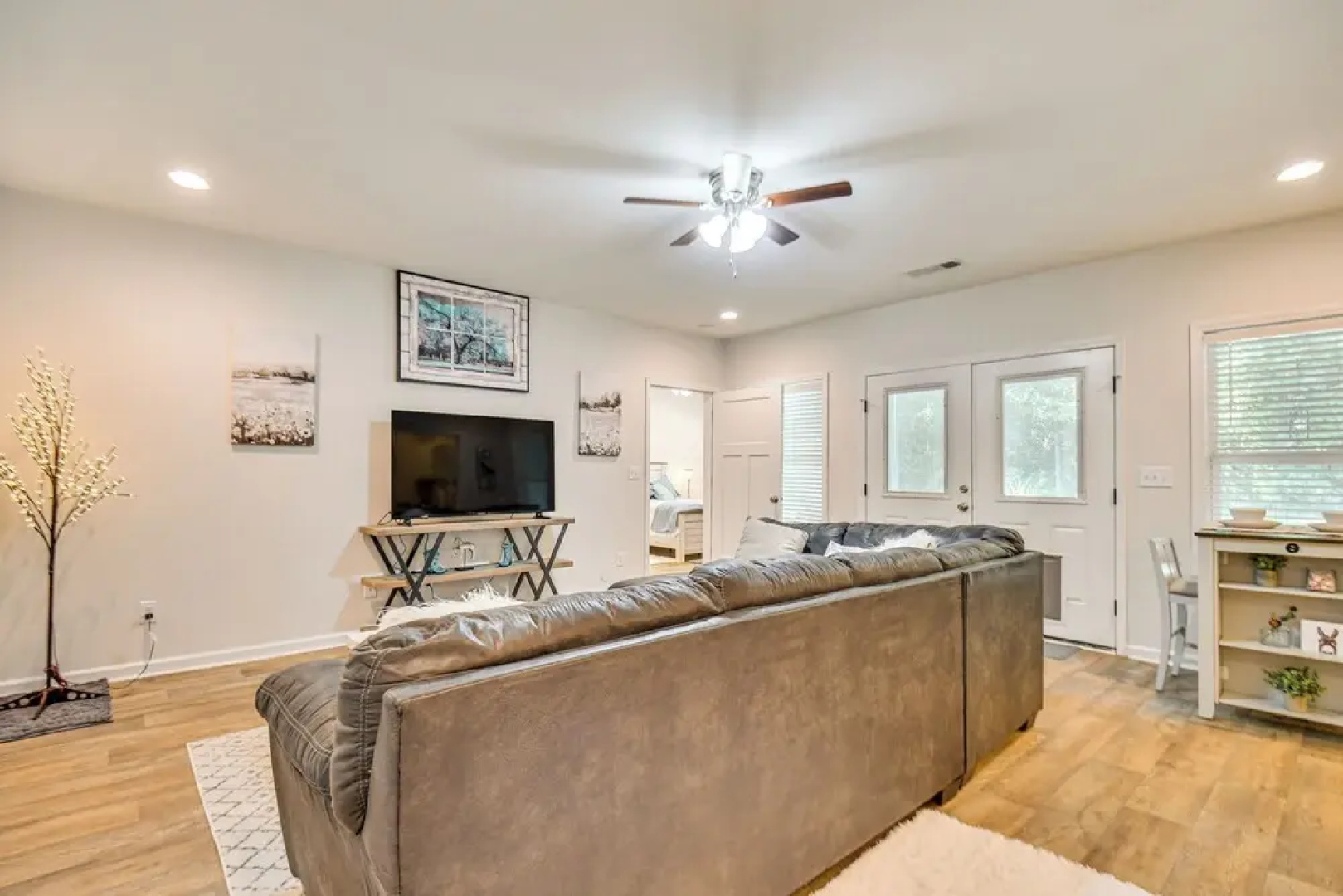 Pet-friendly Georgia Apartment: 8 Mi to Athens!