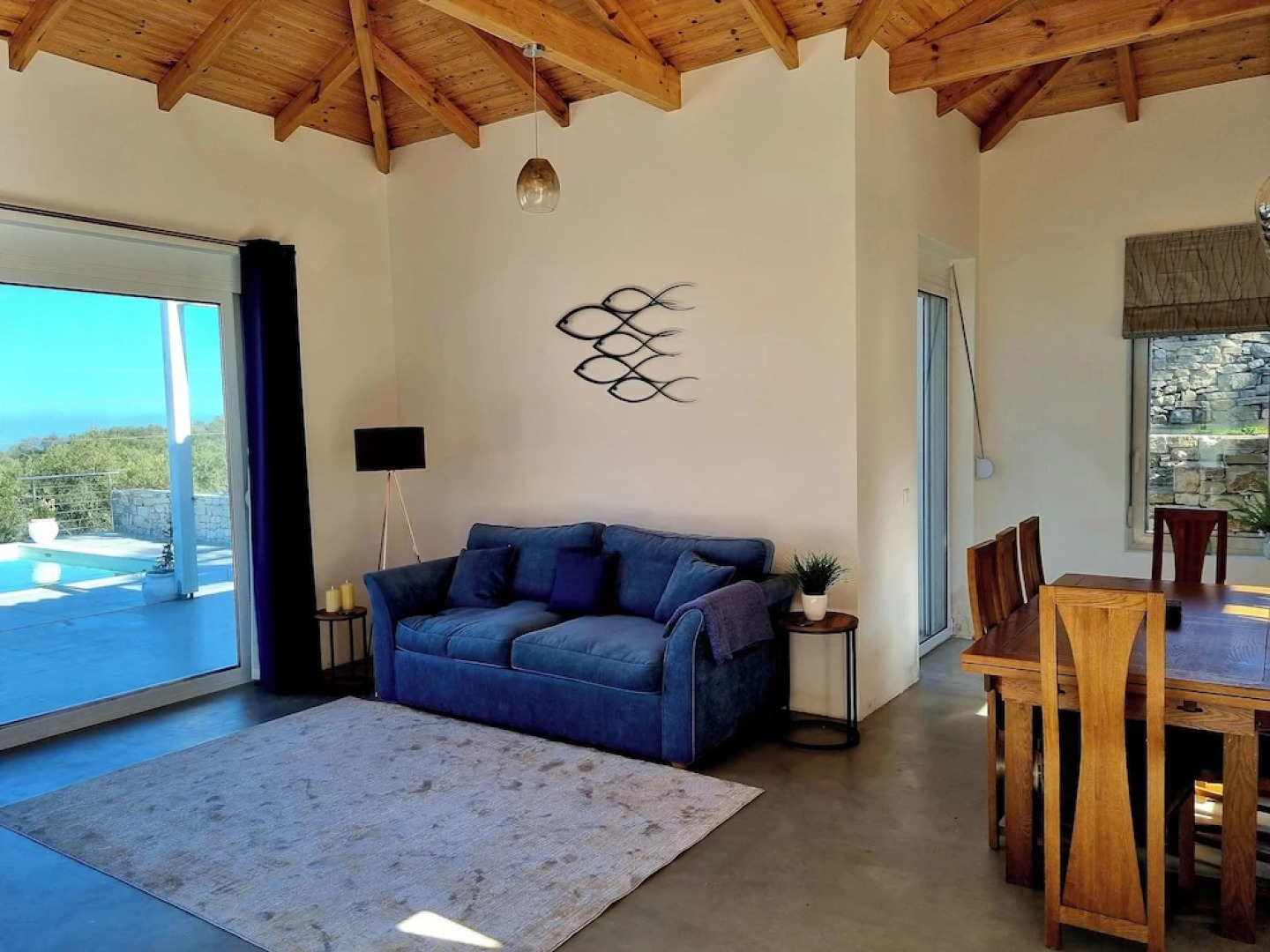 Villasleeps10-garden-freeparking-pool-ac