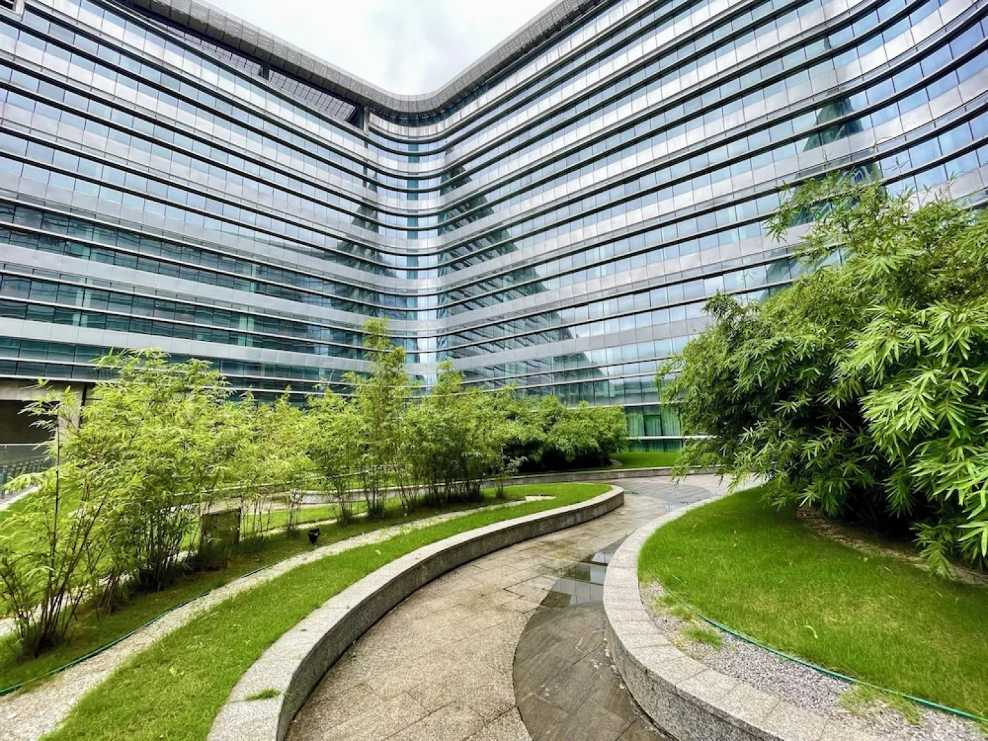 Hualuxe Yibin, An IHG Hotel