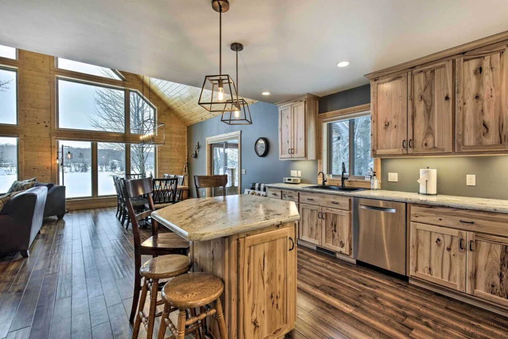 Lakefront Cottage in Iron River: 3 Mi to Skiing!