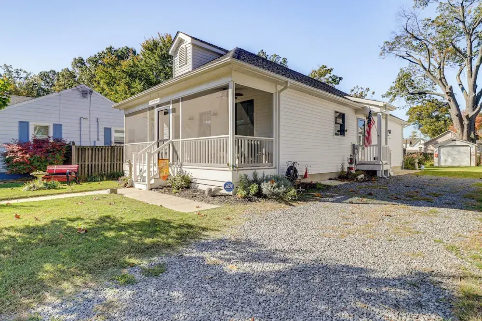 Walk to Potomac River: Colonial Virginia Retreat