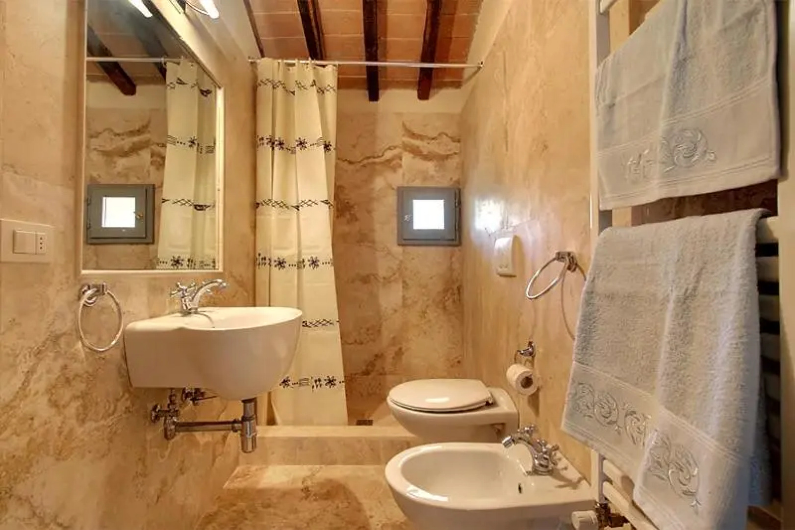 Casaglia 2 · Apartment With Shared Pool