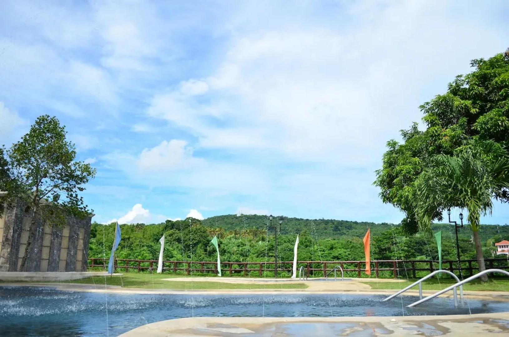 Sol Y Viento Mountain Hot Springs Resort