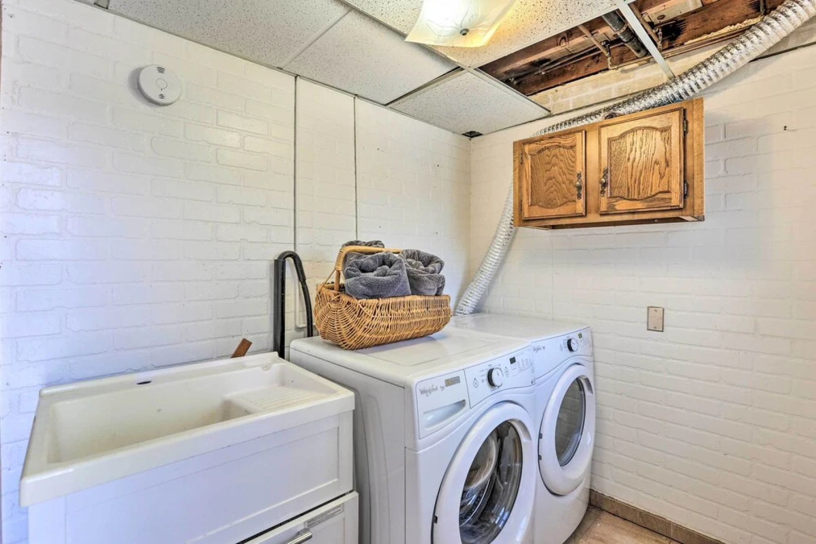 5 Mi to Dtwn Denver: Peaceful Lakewood Home!