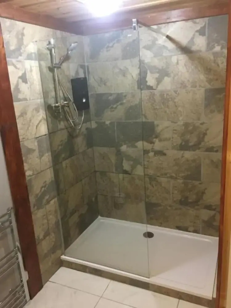 Wren 21-Hot Tub-Woodland Lodges-Tenby-Camarthenshire