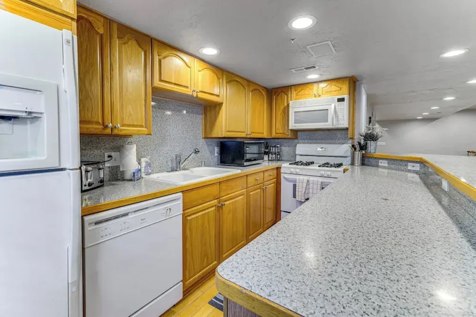 Sprawling Utah Mansion w/ Private Hot Tub & Sauna