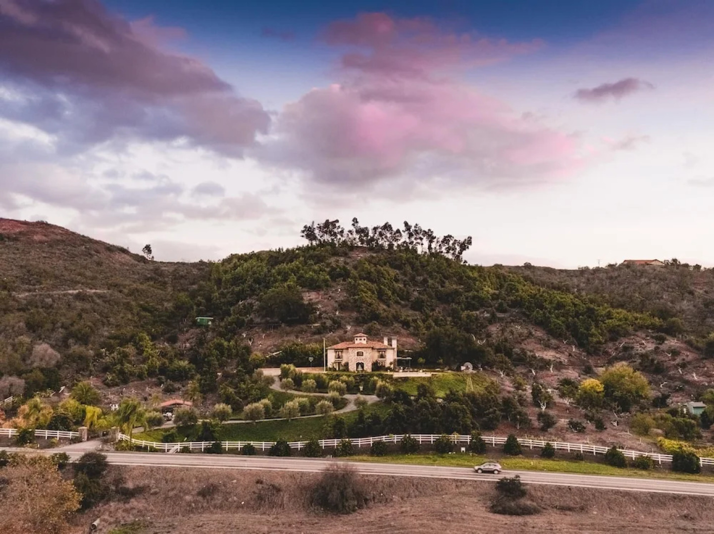 Casa del Arbol by AvantStay | Villa w/ Sunset Views | 5 Acres of Avocado Trees