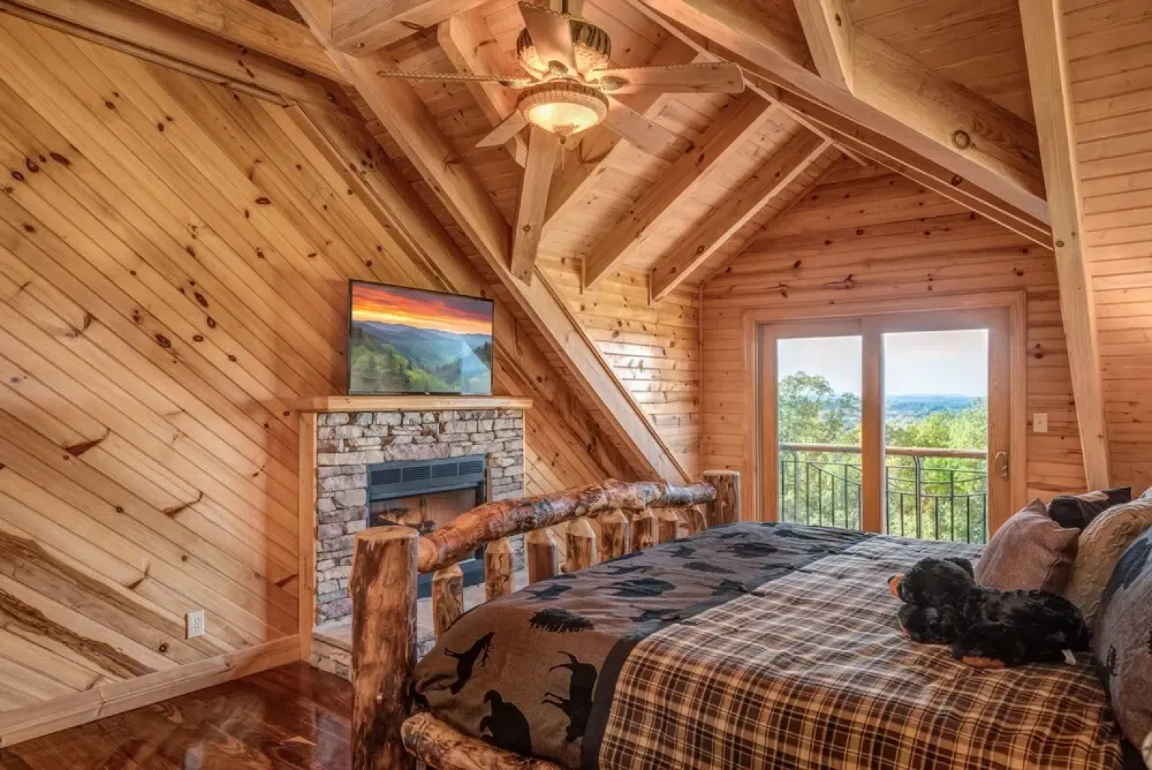 Tanglewood Mountain Lodge 8 Bedroom Residence by RedAwning