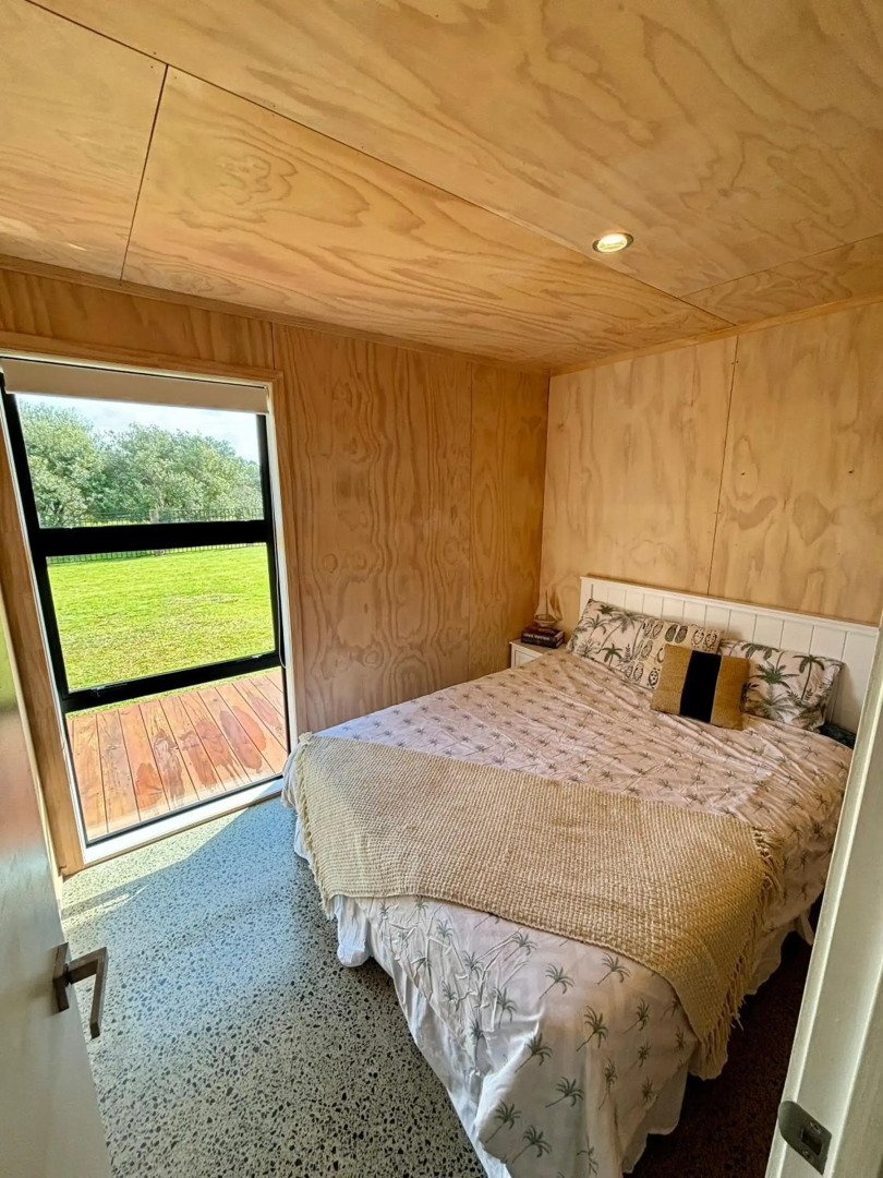 Black Beauty Retreat - Matarangi Holiday Home