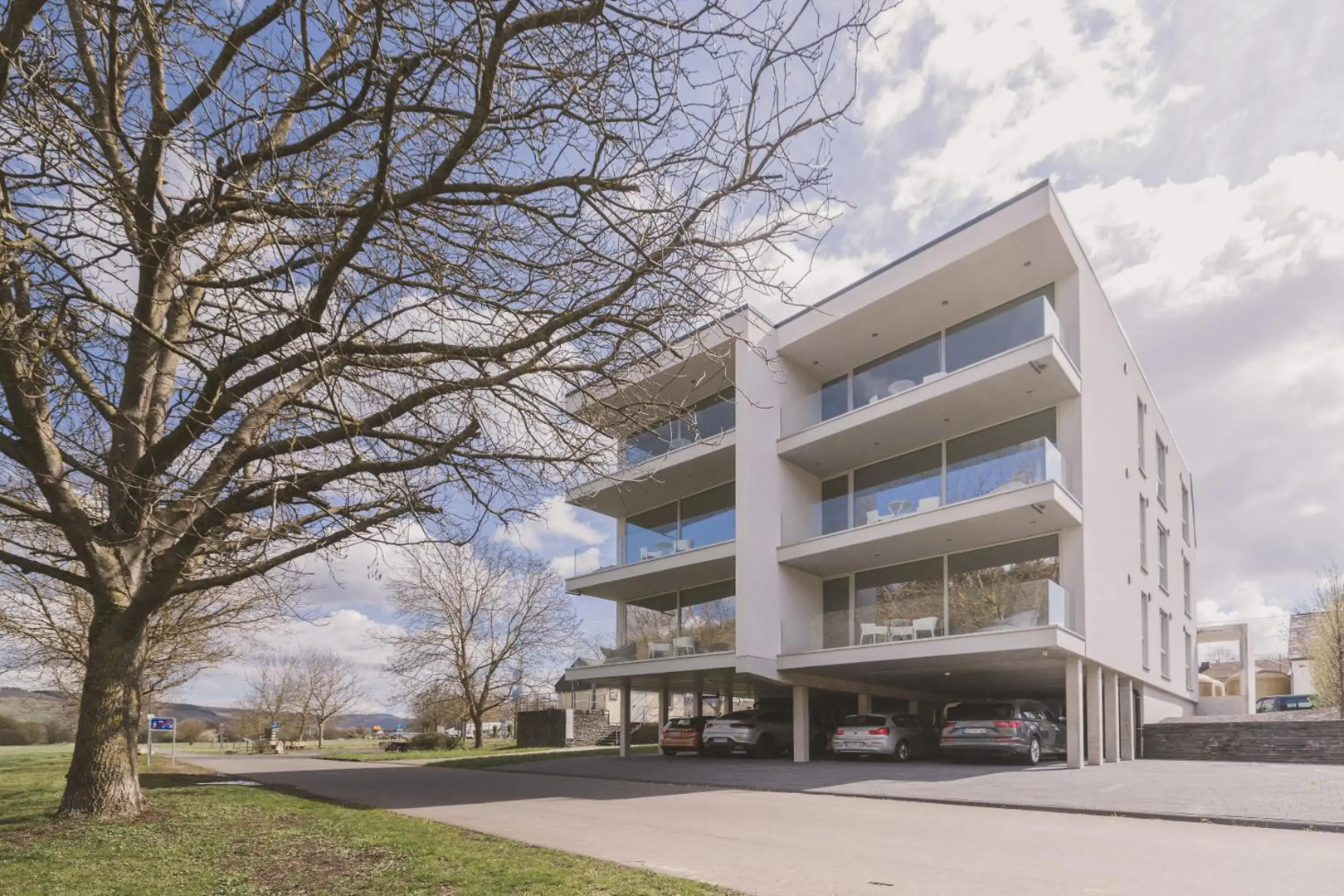 STEILLAGE - Design Moselsuiten mit Panoramablick und SPA