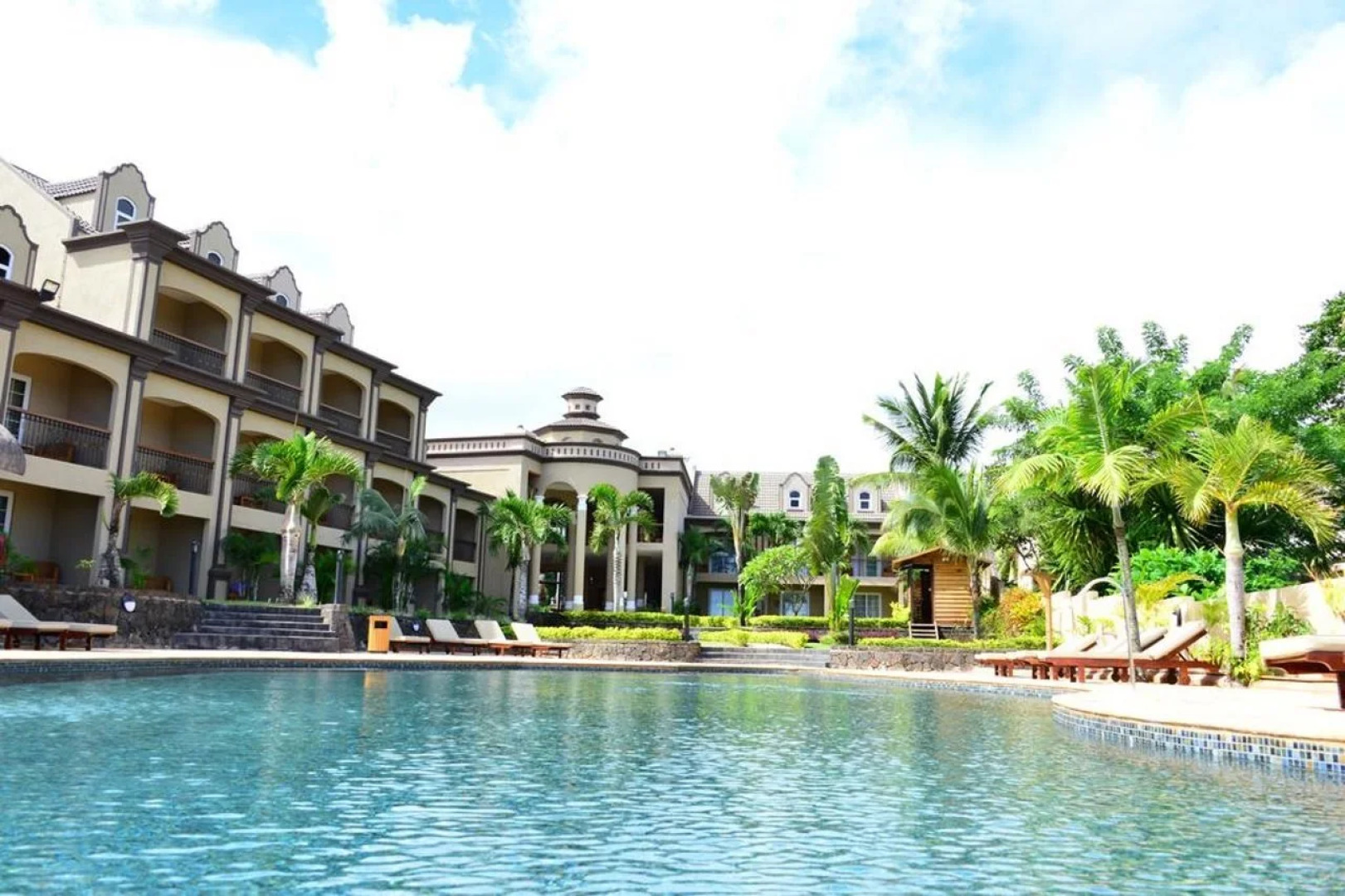 Sunset Reef Resort & Spa