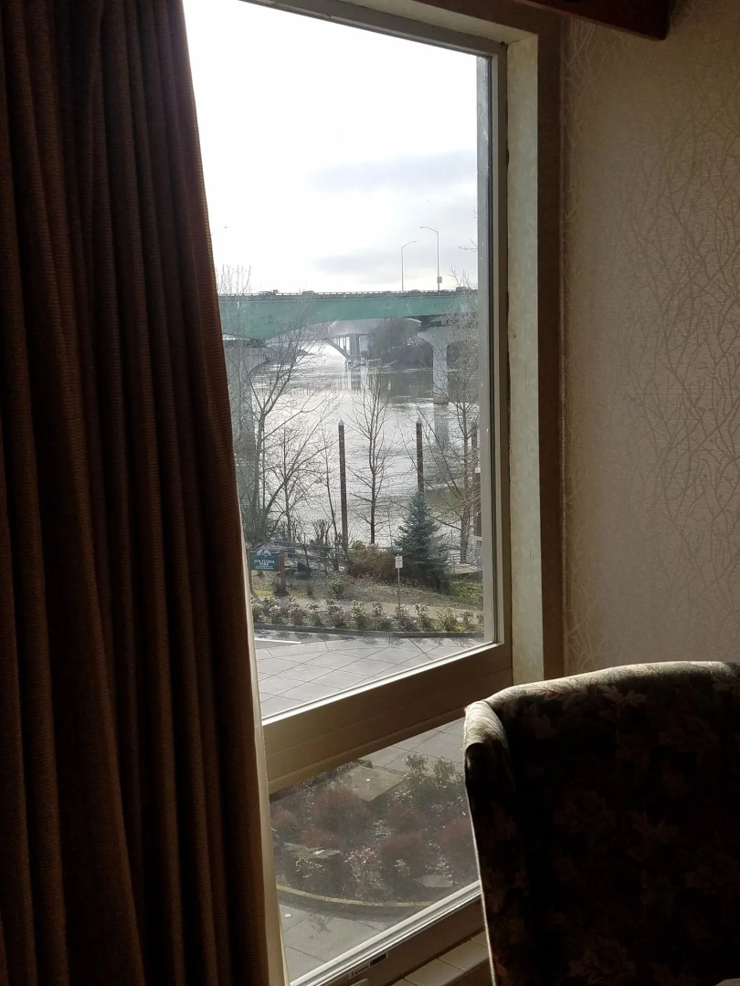 Best Western Plus Rivershore Hotel