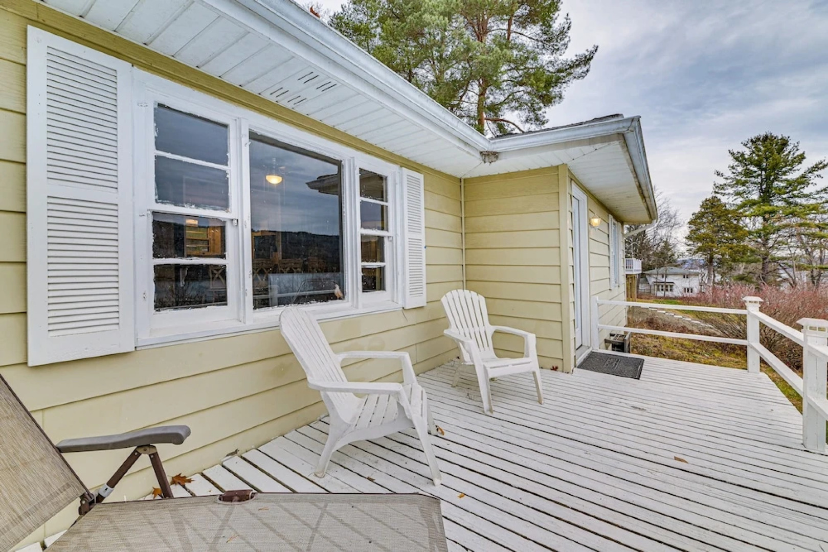 Pet-friendly New York Escape w/ Deck & Lake Views!