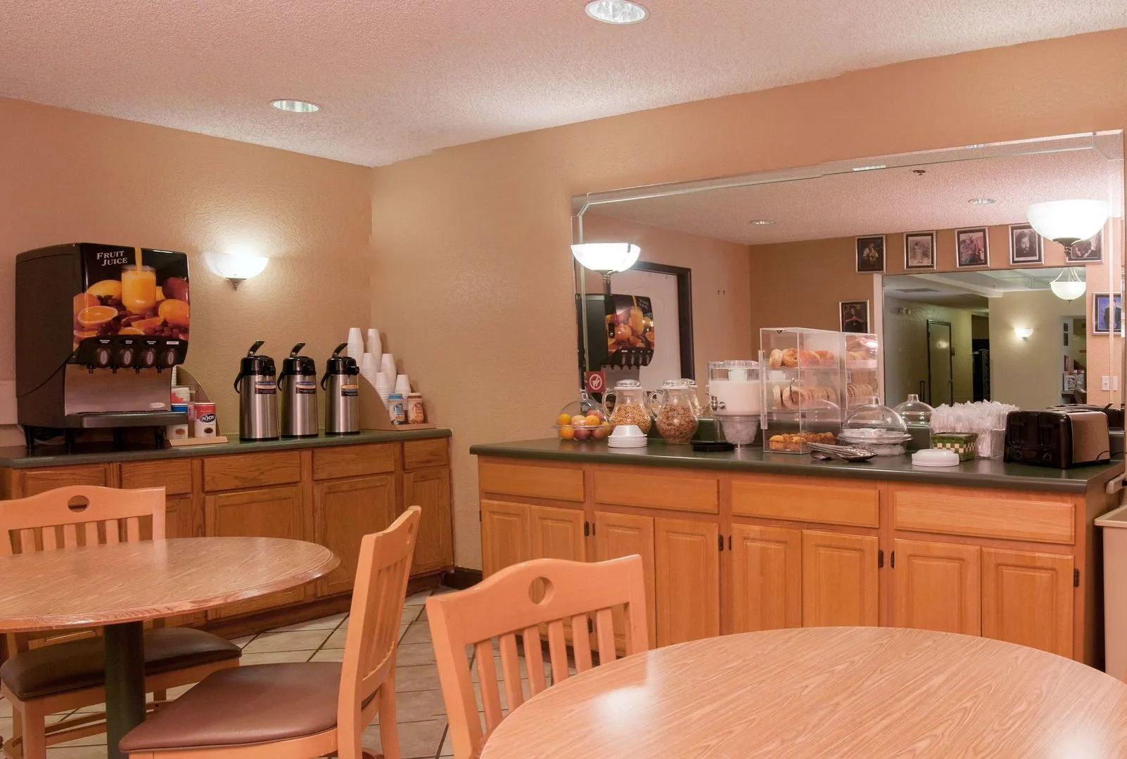 Red Roof Inn & Suites Pensacola East - Milton