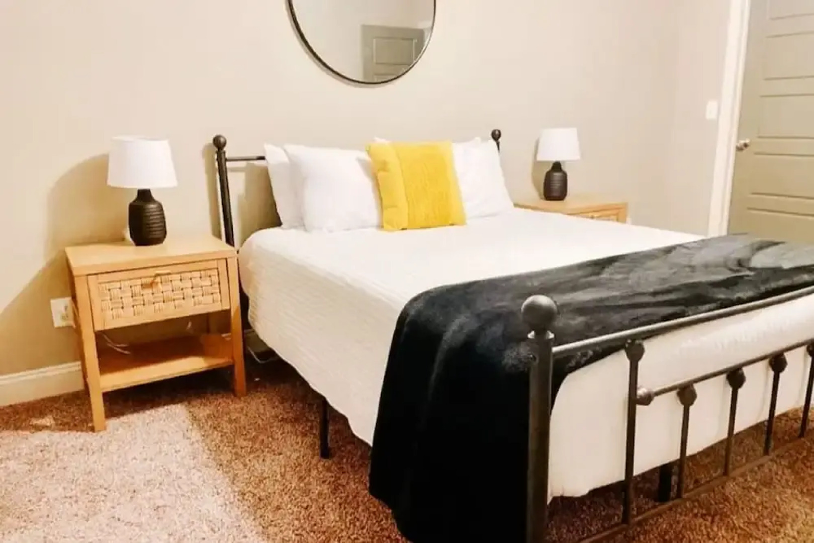 West Des Moines- Garage Gym Pool Jordan Creek