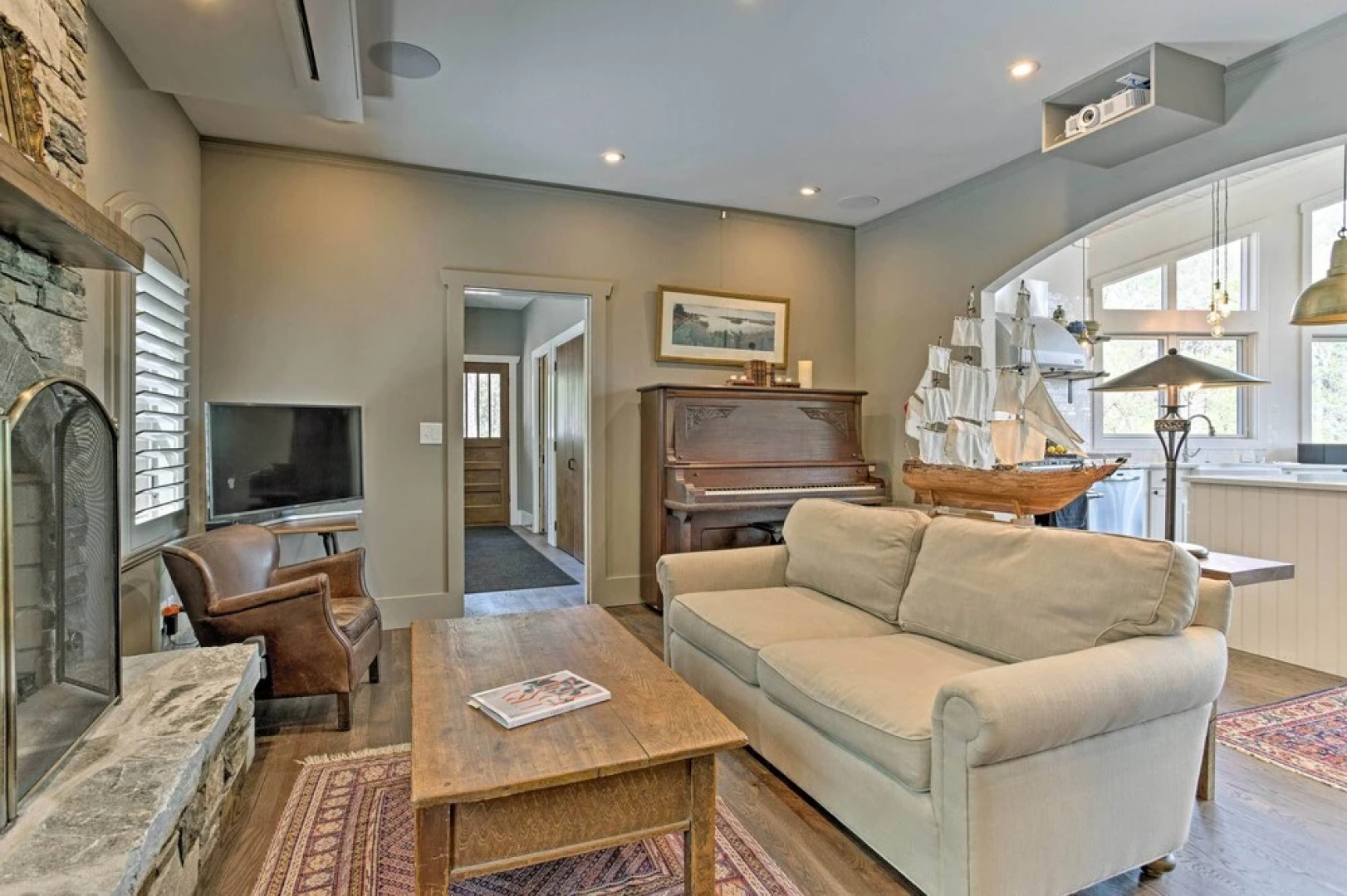 Enchanting Tryon Home w/ Hot Tub ~ 14 Mi to Tiec!