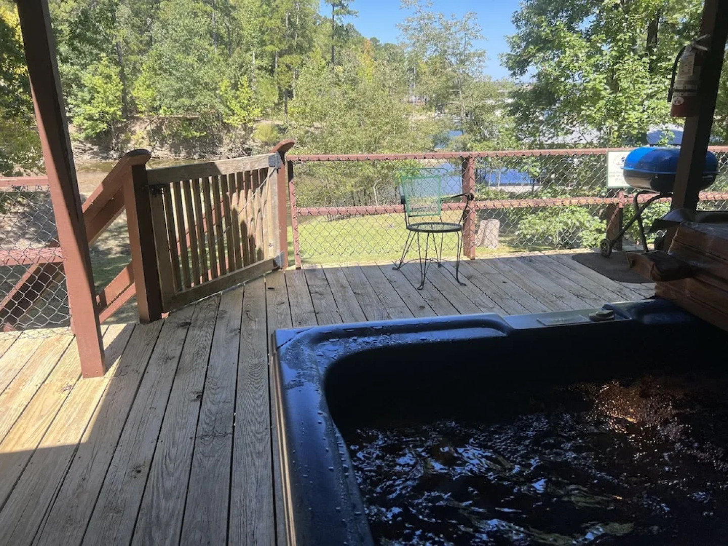 Lake side three bedroom, two bath house on Lake Ouachita with private hot tub. by RedAwning