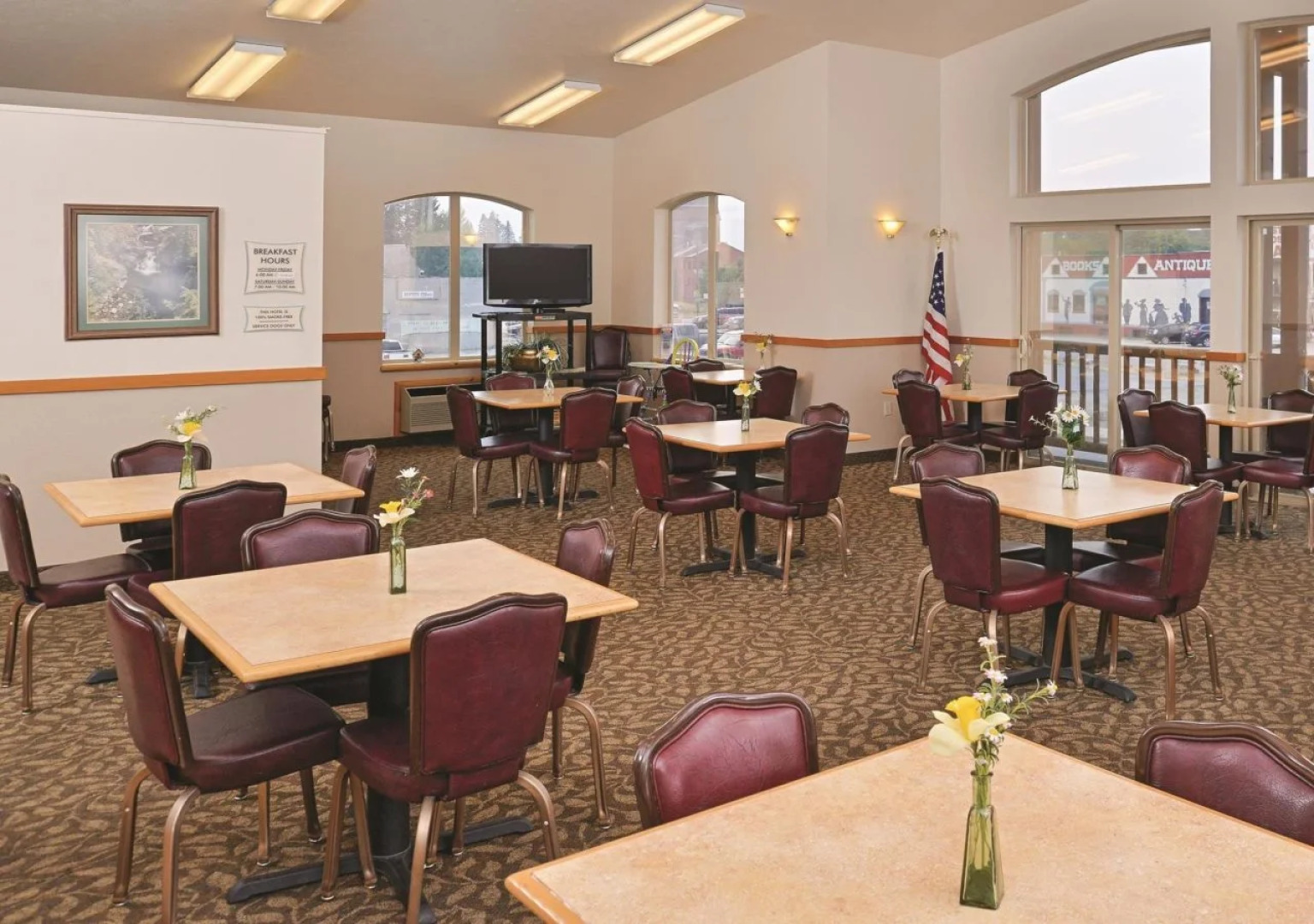 Sandpoint Hotel & Suites Downtown