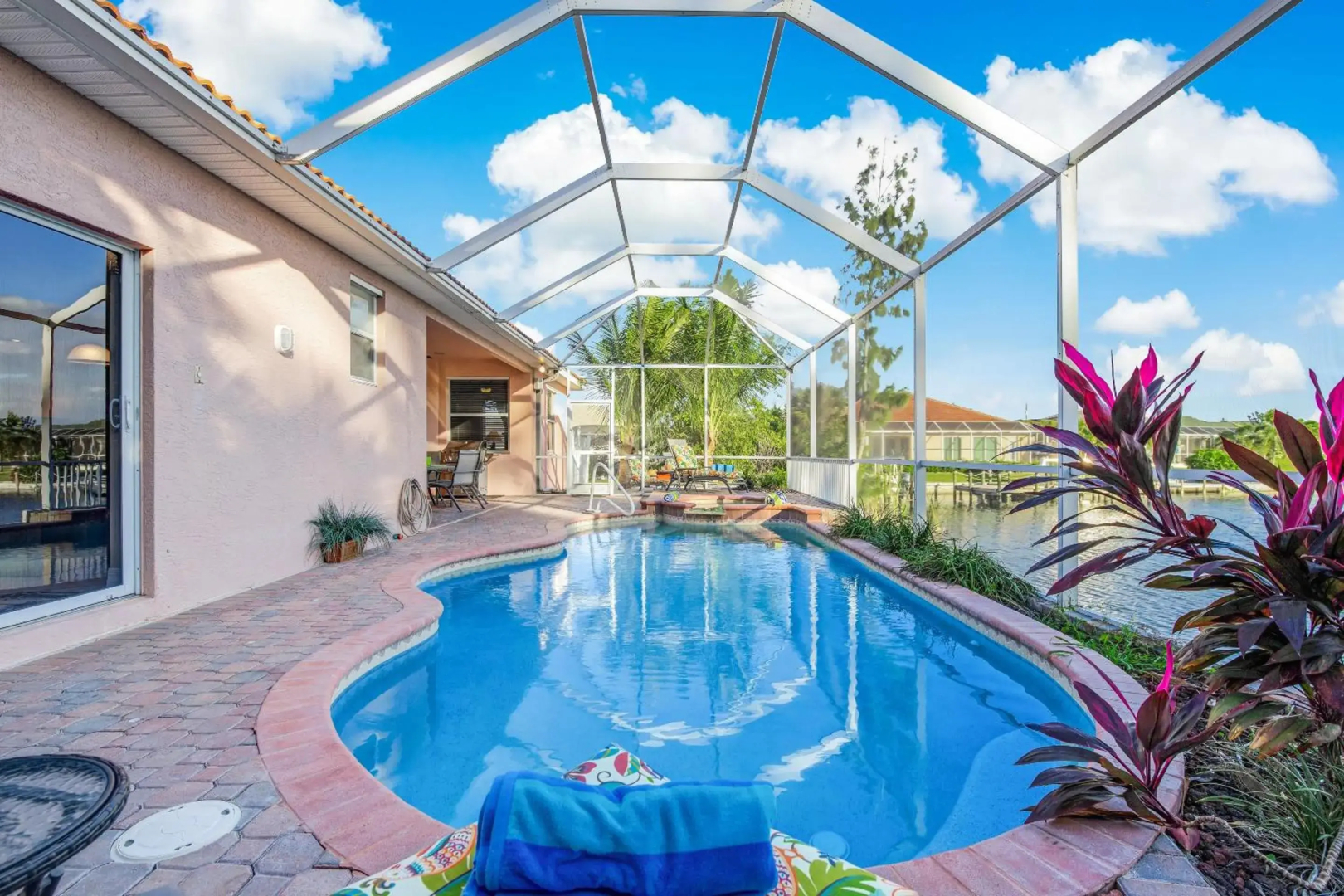 Villa Key Largo - Heated Pool & Spa, Private Beach, with Bicycles - Roelens Vacations