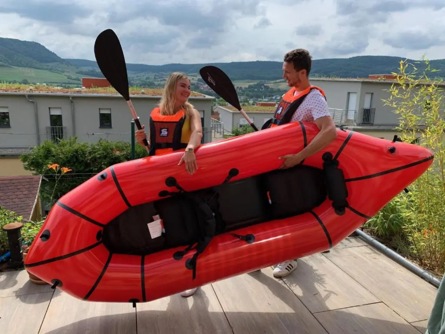 Romantische Ferienwohnung mit fantastischem Ausblick, Pool und Gartensauna